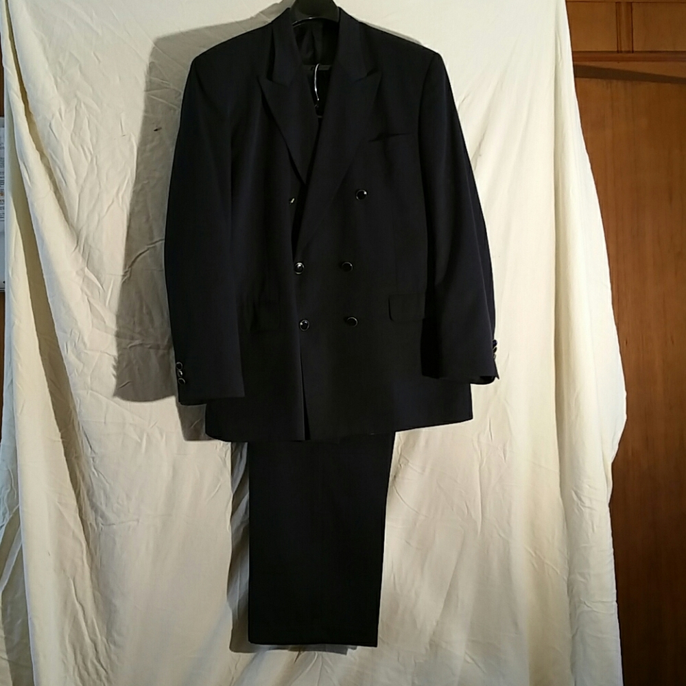 SOHO Men's Classic Navy Suit 44L x 39W